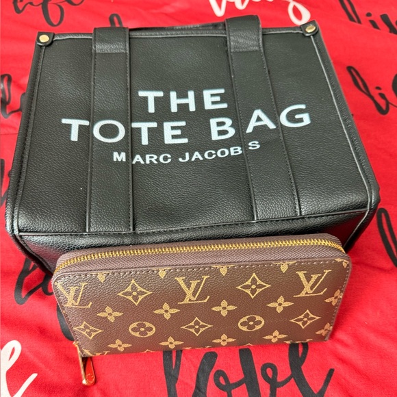 Marc Jacobs Black Leather Tote Bag - Picture 7 of 11